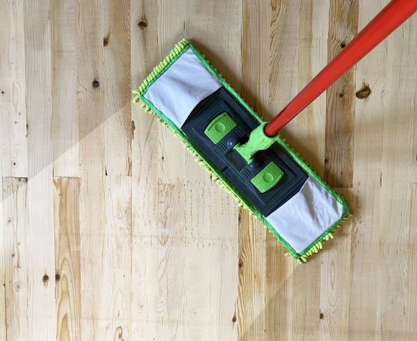 Laminate Floor Cleaning