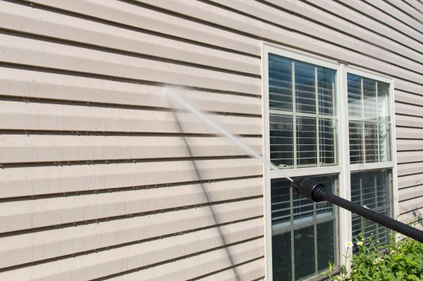 Outdoor Home Power Cleaning